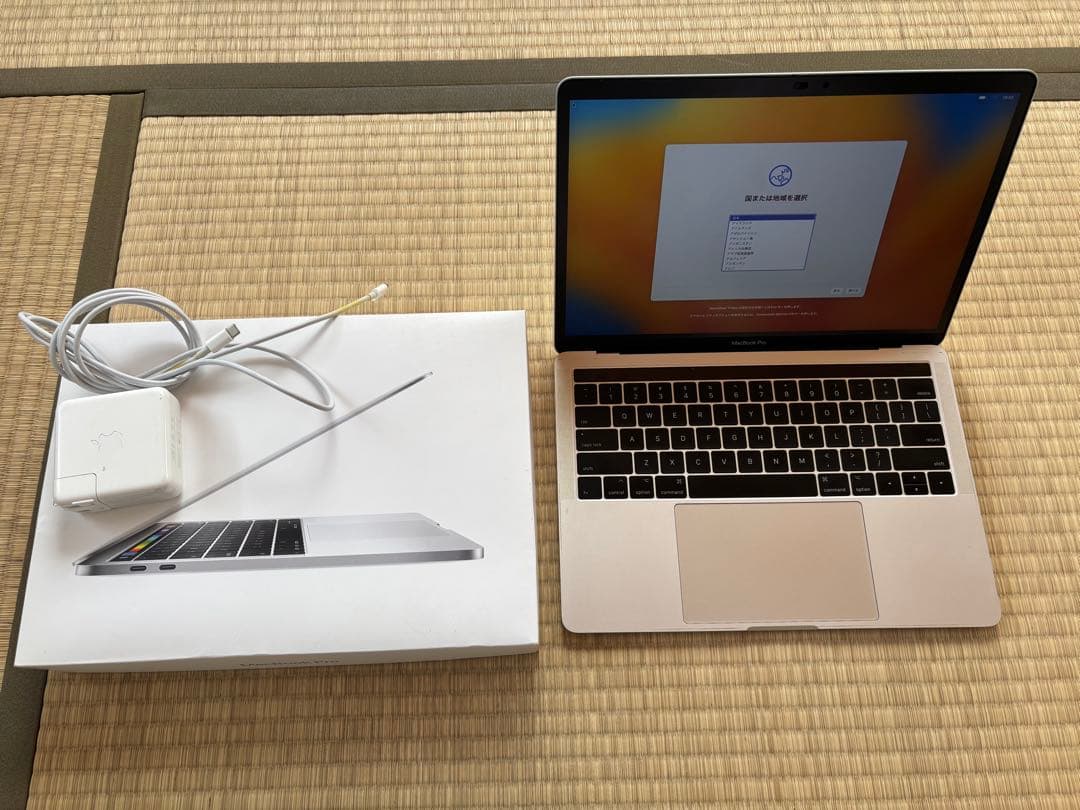 専用MacBook Pro 13インチ　2017 i7 Amazon.co.jp: 【整備済み品】 Apple MacBook Pro 2017, Thunderbolt