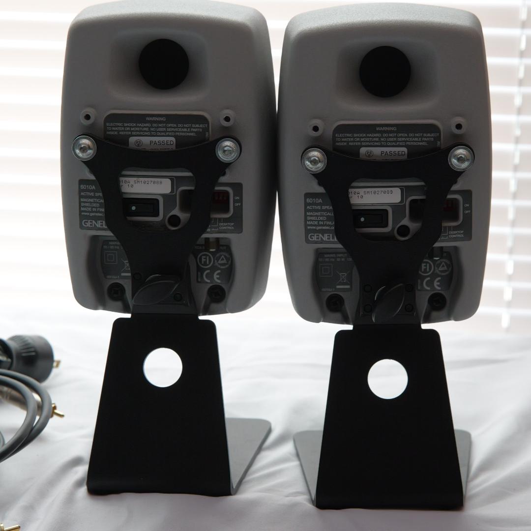 GENELEC 6010A ペア ホワイト 純正スタンド付き - メルカリ