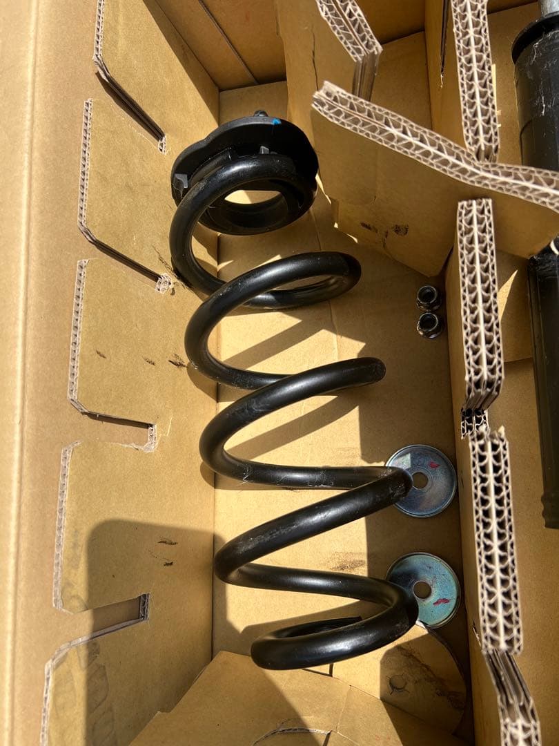 ホンダフリードGB4 4WD 純正サスペンション前後セット