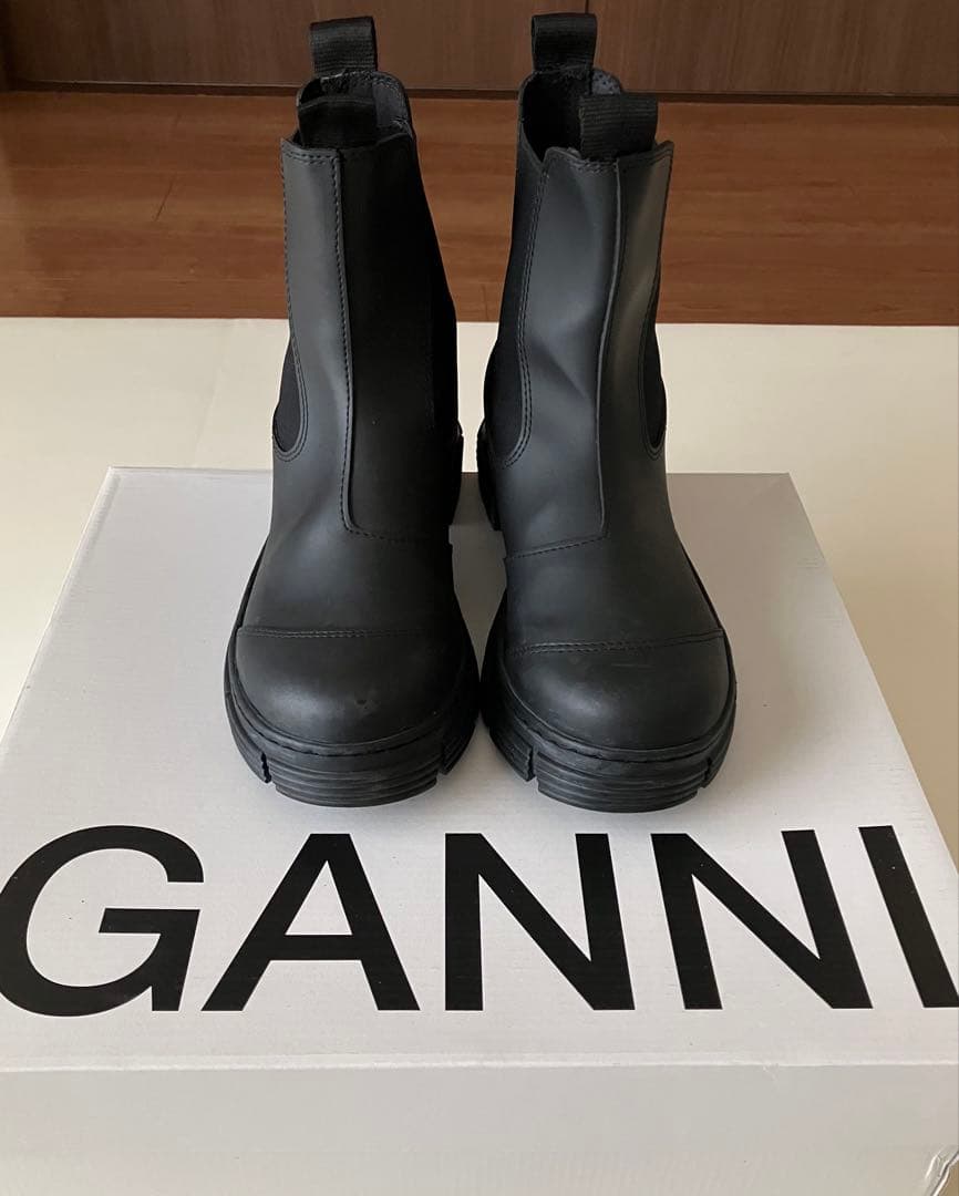 美品】GANNI ブラック サイドゴアブーツ size37 - メルカリ