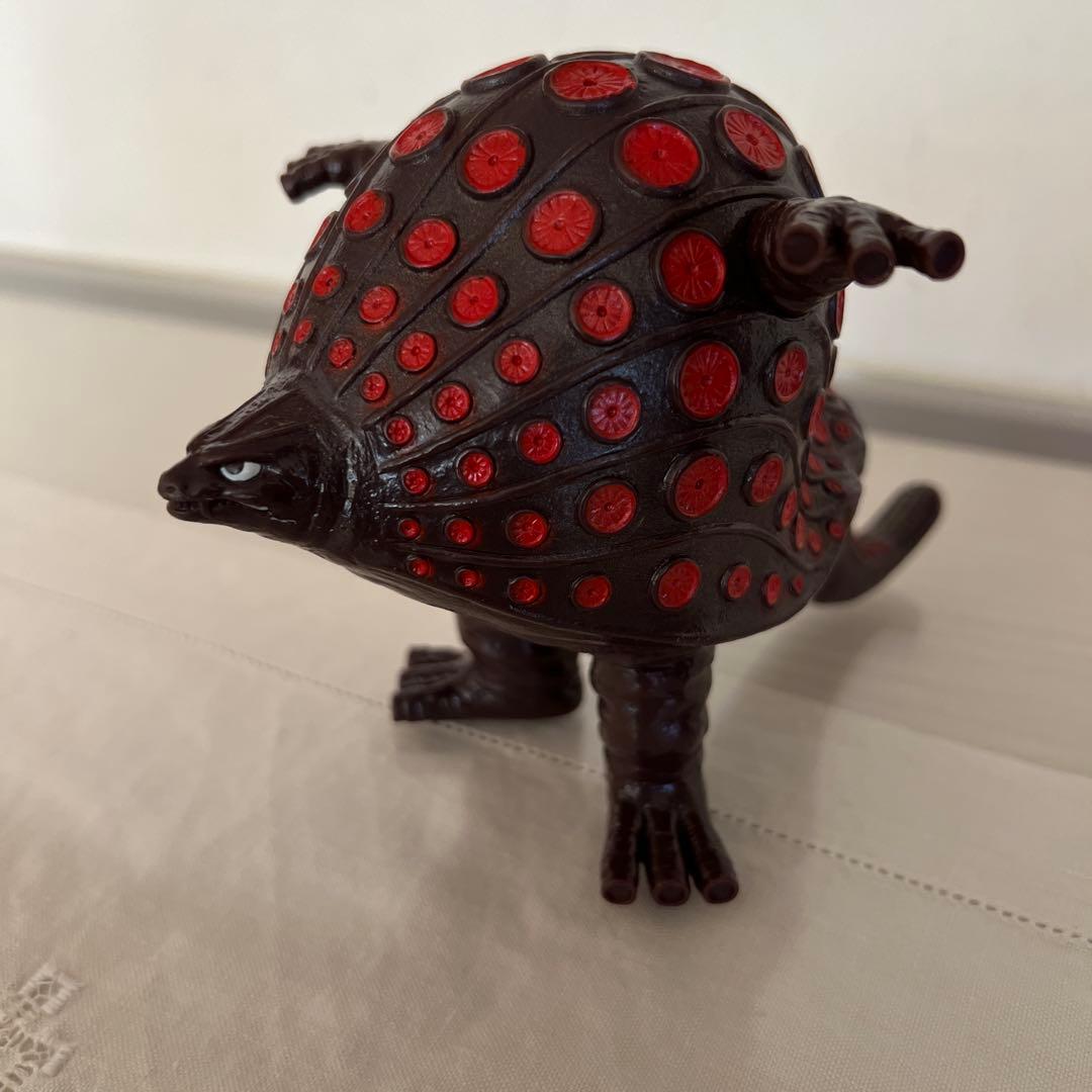 タッコング ウルトラマン 怪獣 フィギュア 黒と赤 - メルカリ