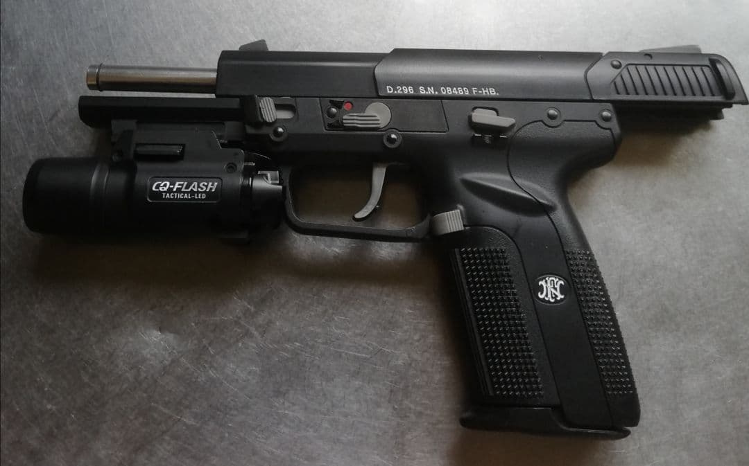 ⭐東京マルイ FN5-7 ファイブセブン&ライトセット ガスブロ⭐ケース付