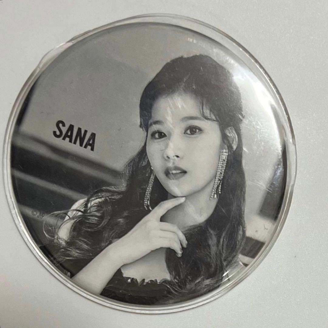 TWICE #dreamday サナ 缶バッジ 白黒 - メルカリ