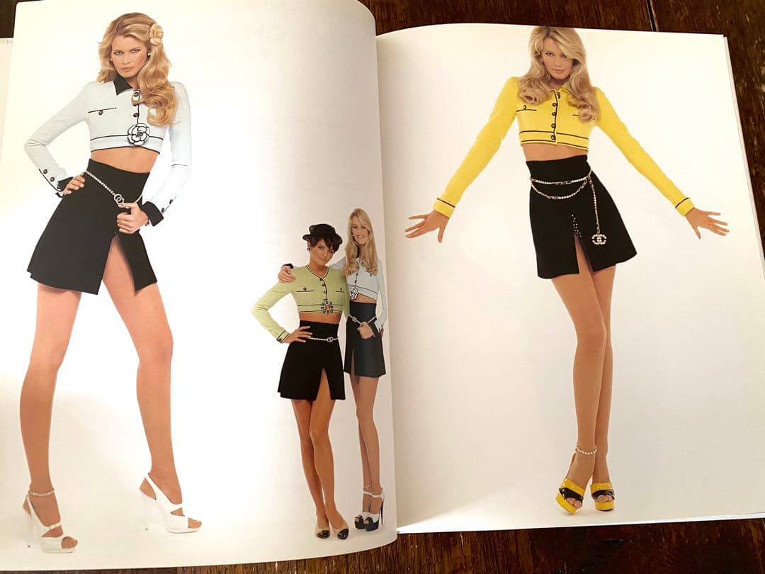 シャネル CHANEL カタログ クラウディアシファー - メルカリ