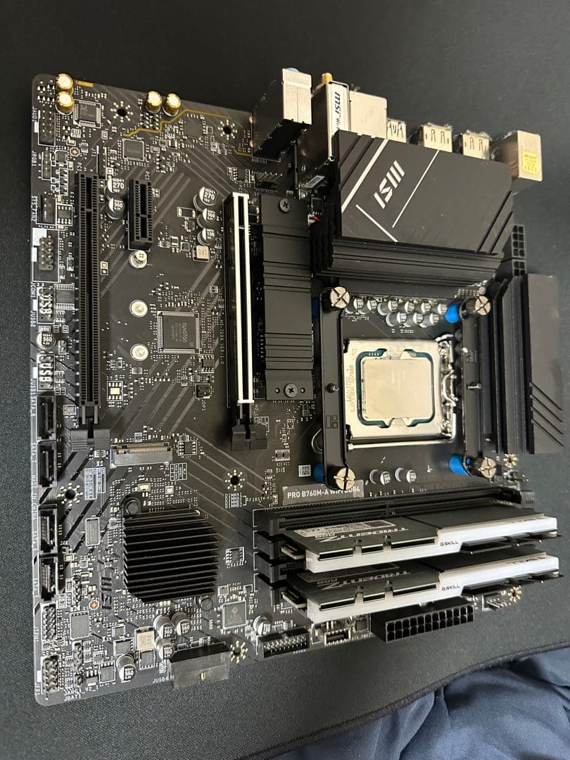 pro B760M-A+14600KF + メモリ+ CPUクーラーセット ASCII.jp：巨大な空冷CPUクーラーが実装できるB760Mゲーミング