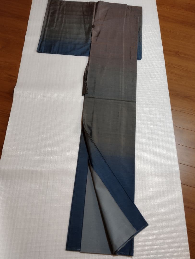 大島紬 未使用しつけ付き 織柄グラデーション