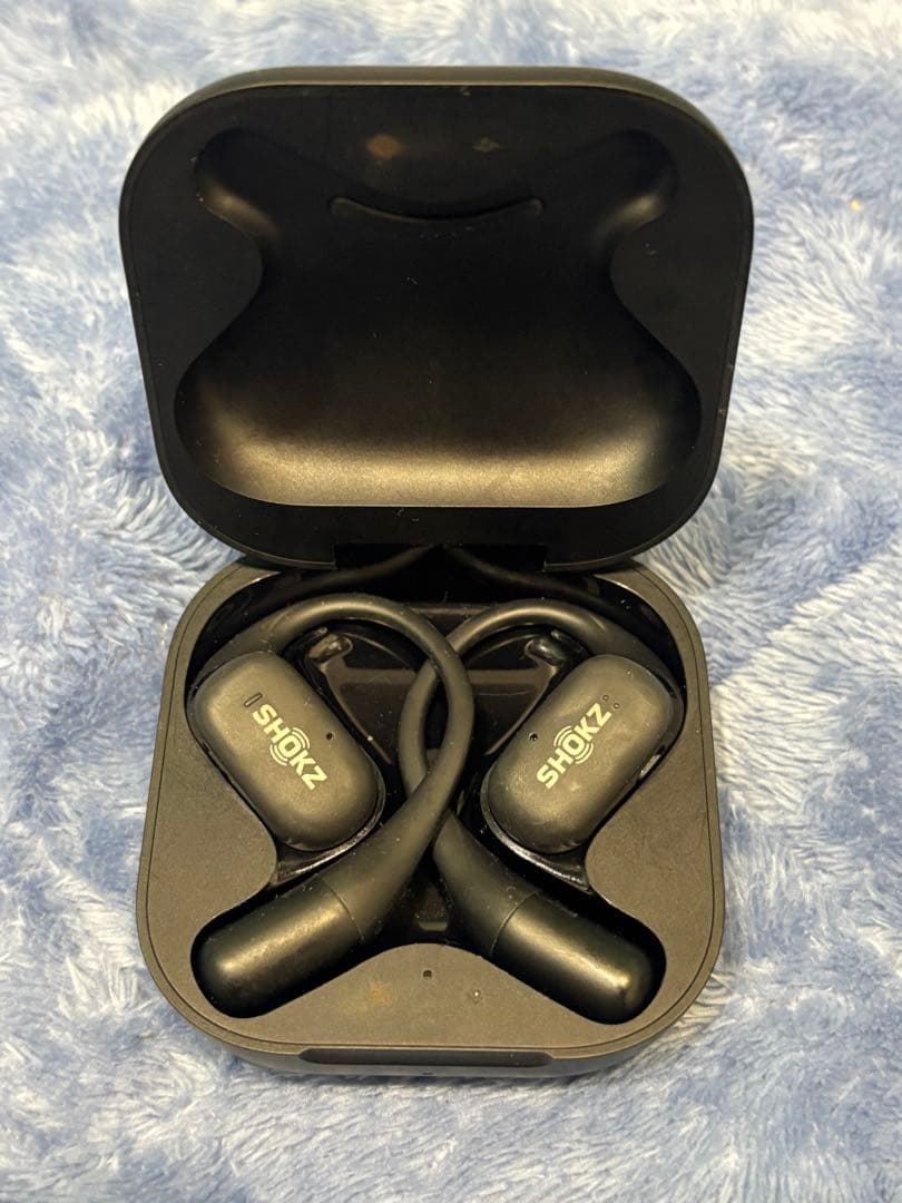 SHOKZOPENFIT骨伝導イヤホン ブラック 充電ケース付き