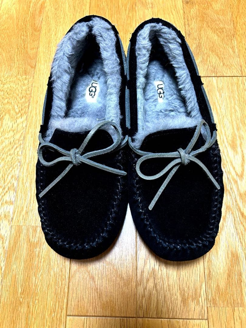 UGG モカシン メンズブラック - メルカリ
