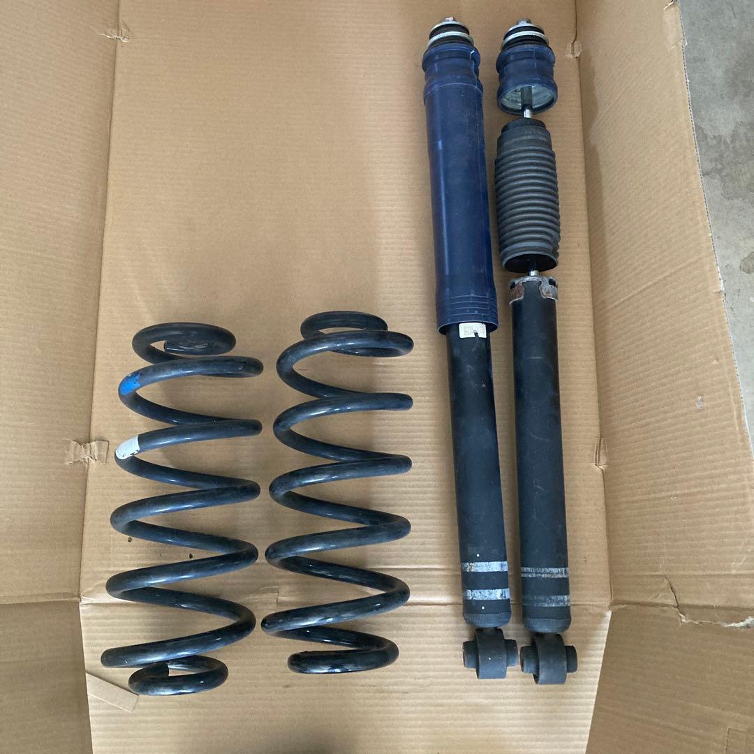 20アルファード 純正 リア ショック スプリング 左右セット - メルカリ
