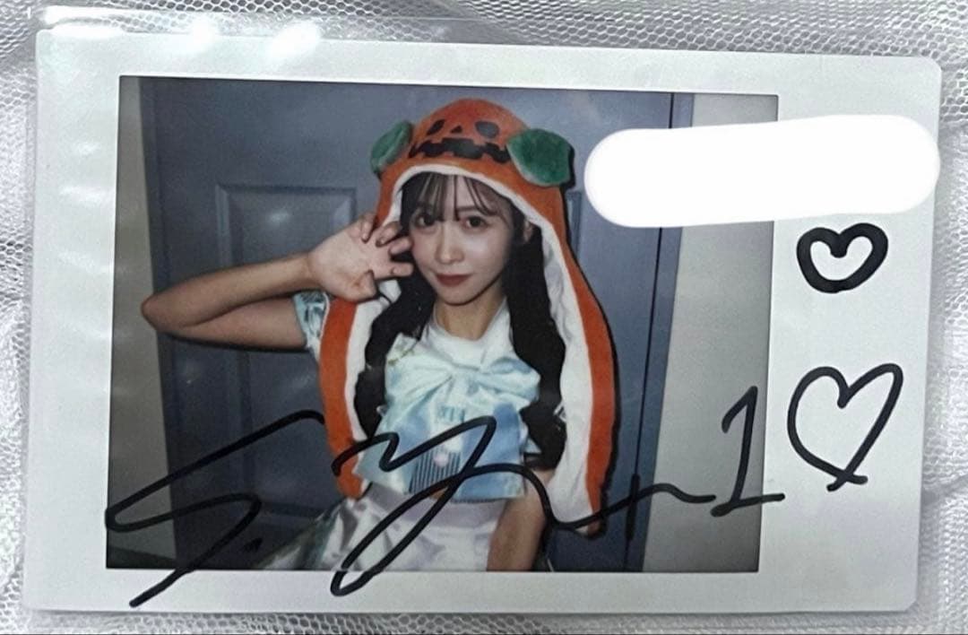 櫻井優衣 直筆サイン入り チェキ - メルカリ
