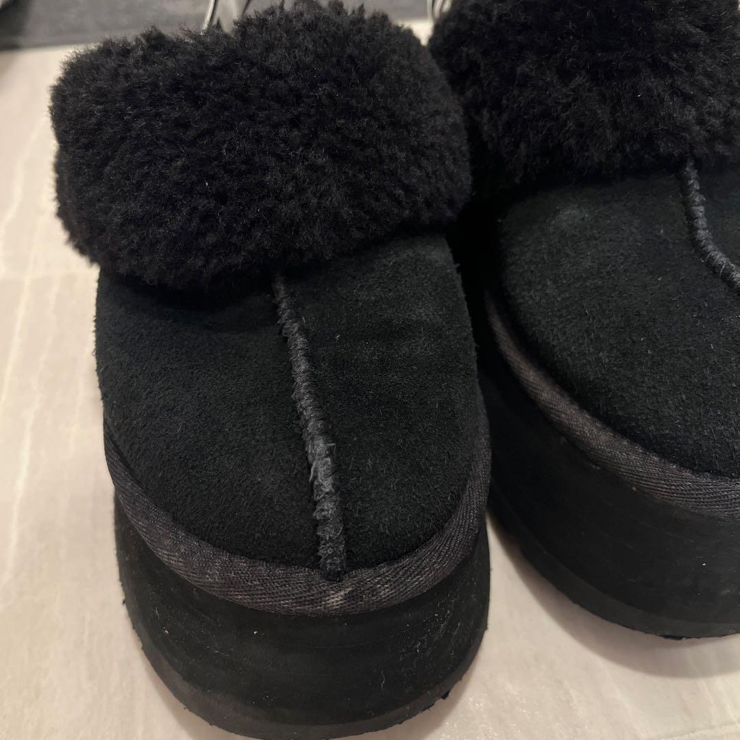 美品 UGG ファンケット スリッポン サンダル 黒 23cm 厚底 - メルカリ