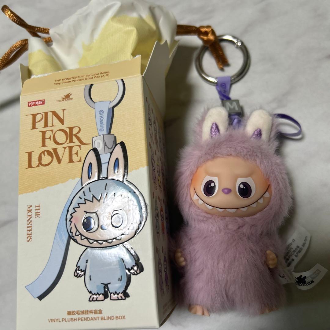 イニシャルラブブ M - メルカリ