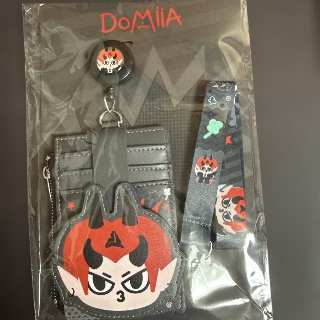 GMMTV 公式グッズ Domiia (PerthSanta)カードホルダー - メルカリ