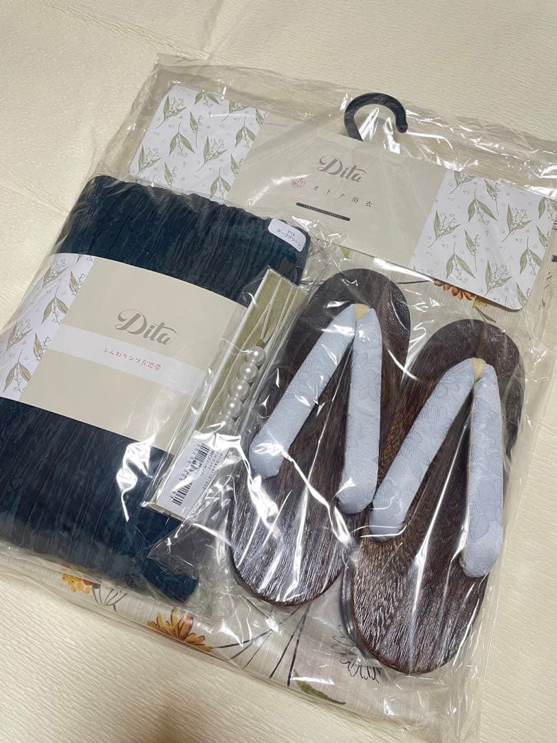 浴衣セット　新品　未開封　Dita オトナ浴衣　蒲公英色の花あそび