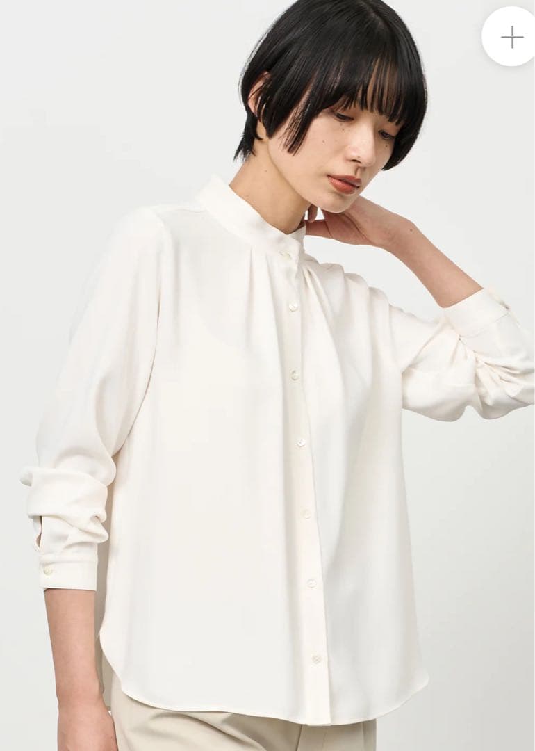 サテンスタンドタックブラウス - メルカリ