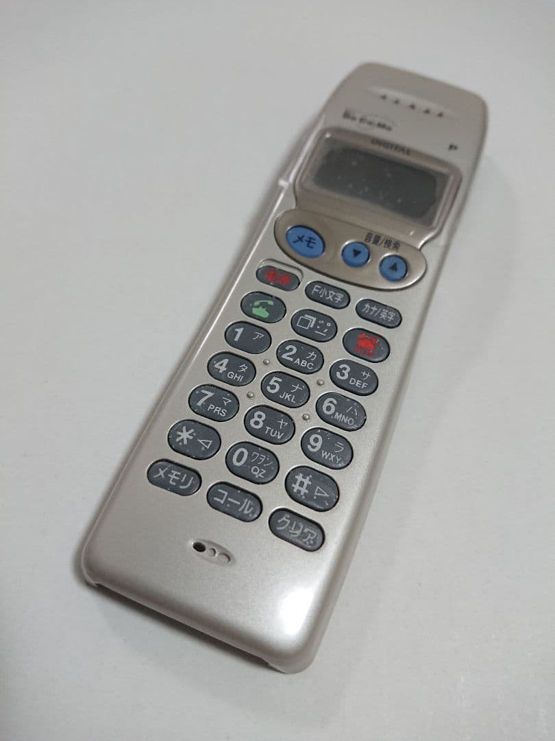 平成レトロ】ドコモガラケー ドコモP101 シャンパンゴールド 予備