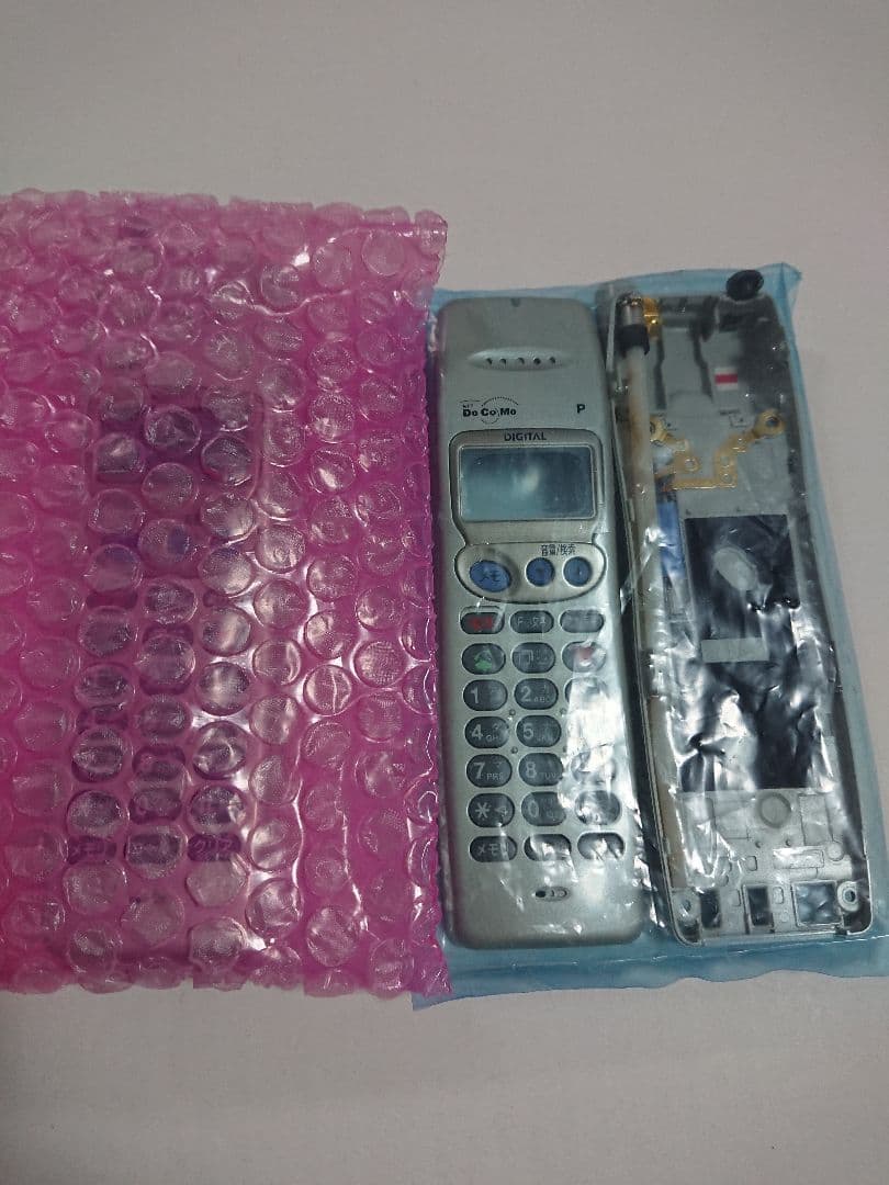 平成レトロ】ドコモガラケー ドコモP101 シャンパンゴールド 予備