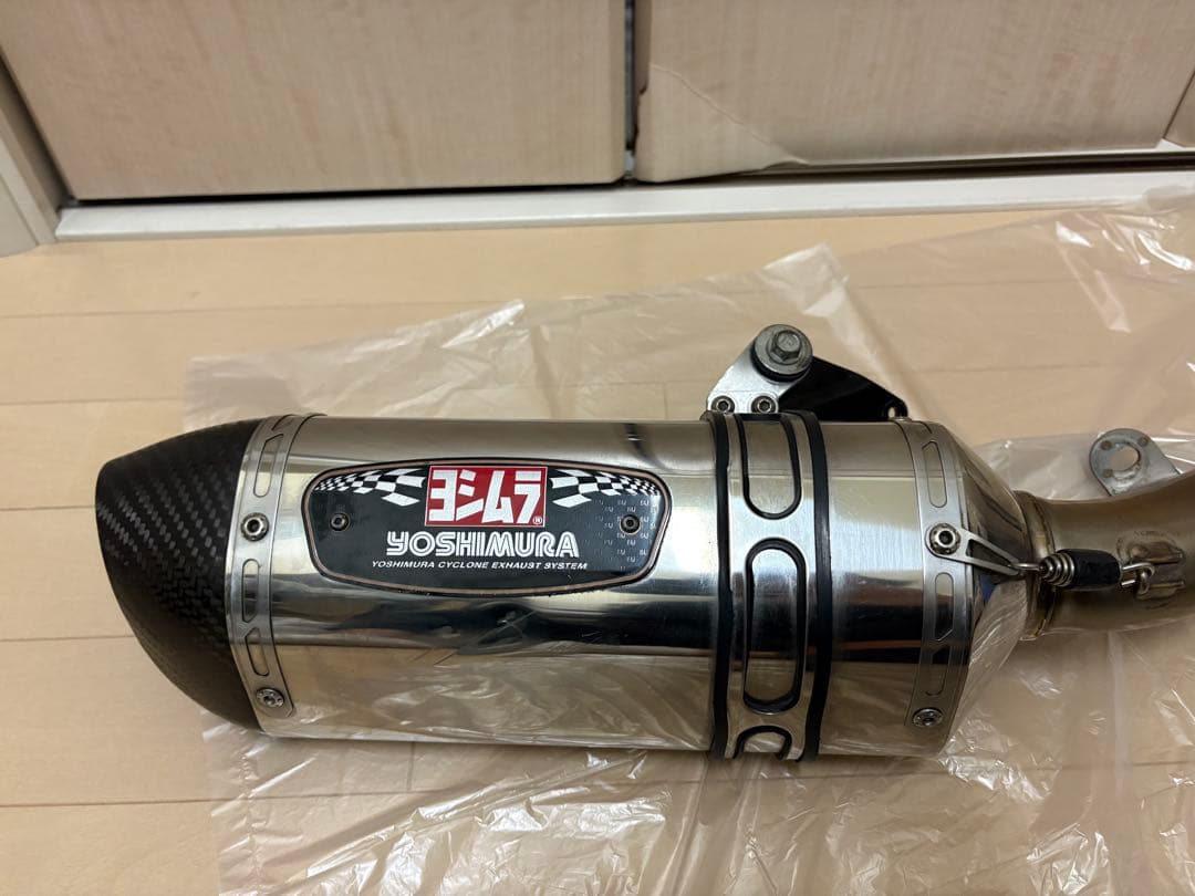 グロムマフラー YOSHIMURA R-77サイクロンカーボンエンド - メルカリ