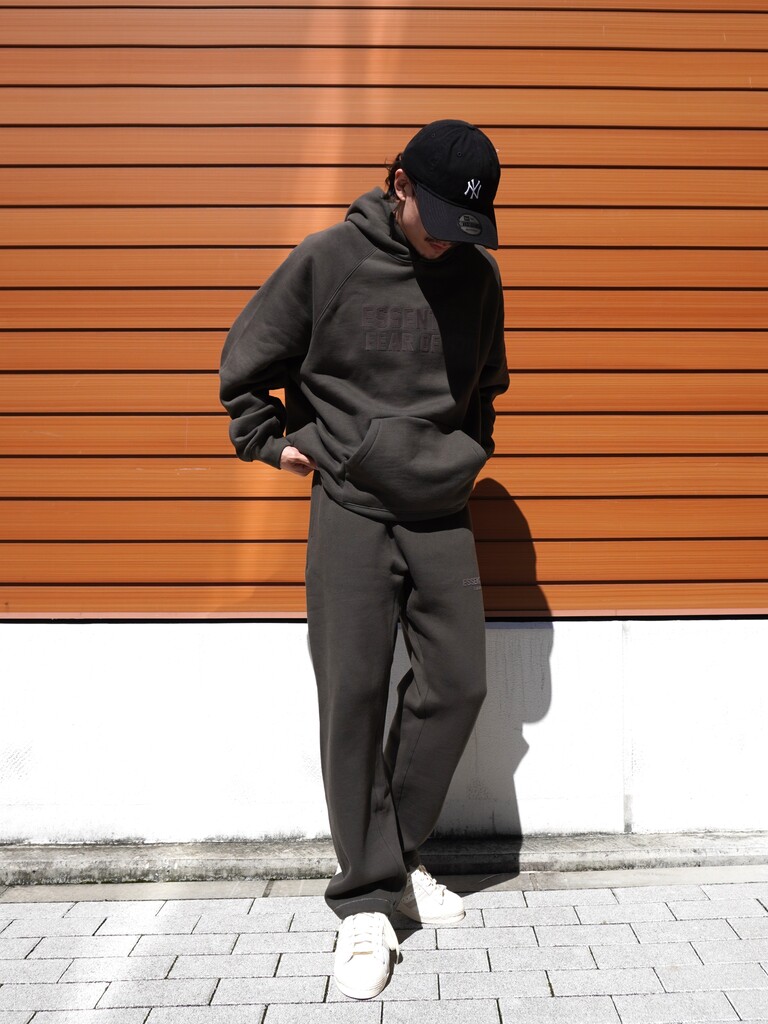ESSENTIALS FEAR OF GOD】エッセンシャルズからスウェットセットアップ