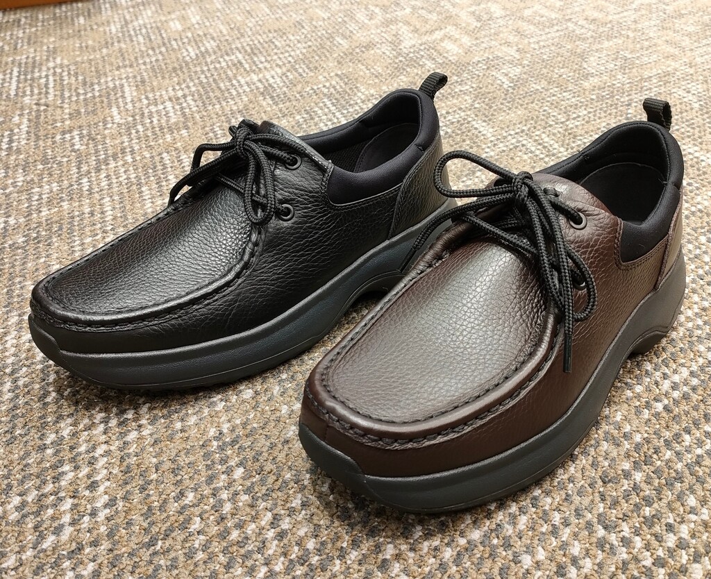 スニーカー以上、革靴未満なチロリアン | 靴のリーガル