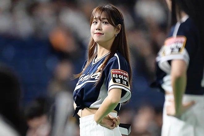 侍ジャパン中継、韓国チアが「バチくそ可愛い」とSNS騒然「ビジュアル