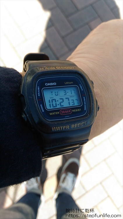 カシオ (CASIO) DW-310。レトロ感漂う丸いフォルム。Gショック DW-5600