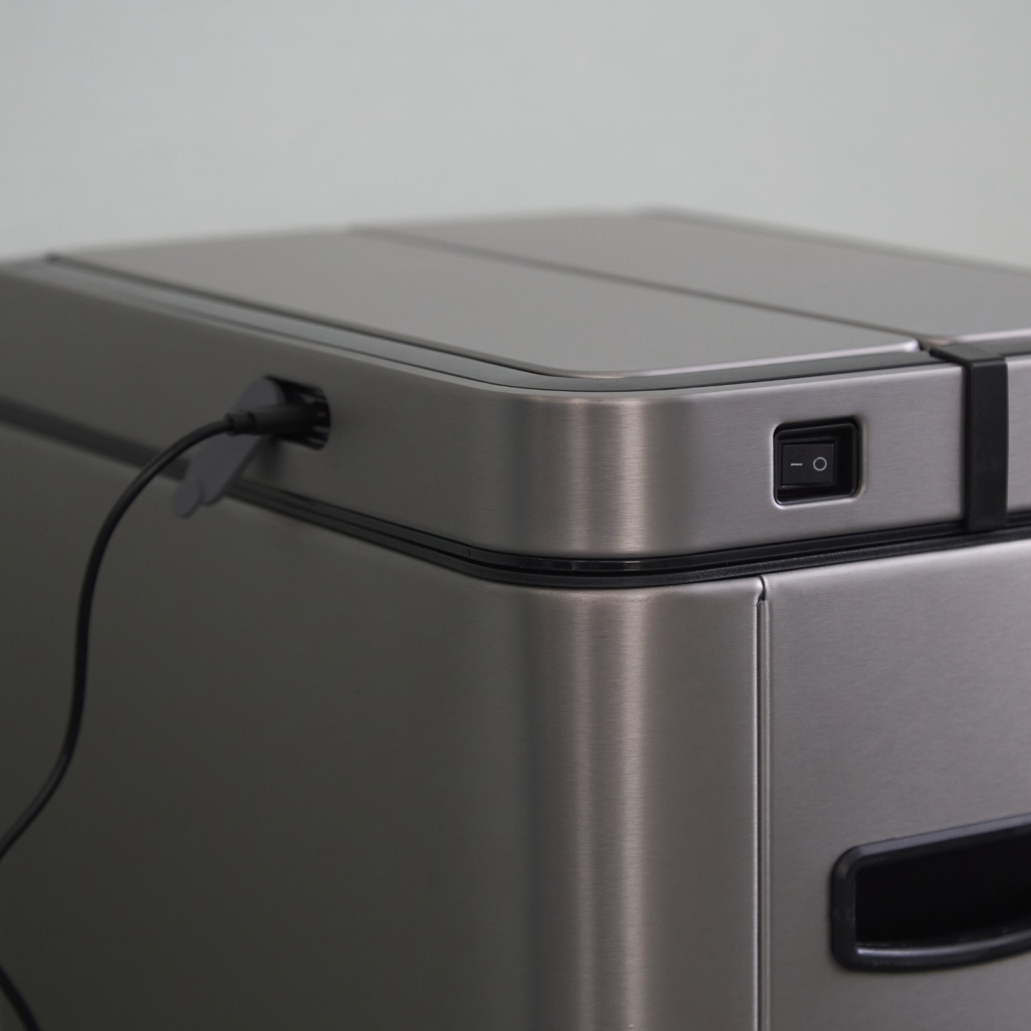 EKO/エックスウィング センサービン45L -自動開閉するから、両手が