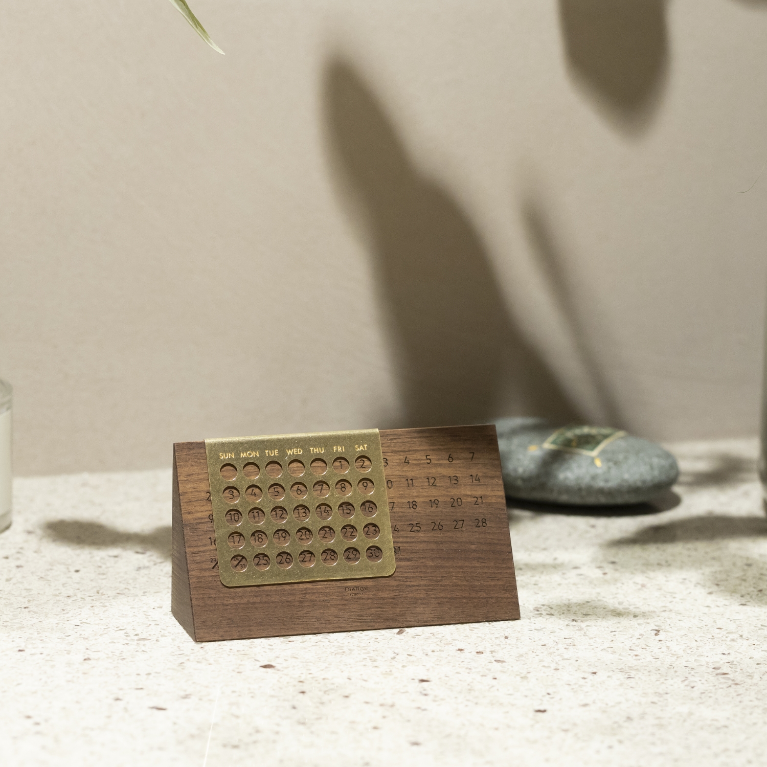 DIARGE/デスクトップエターナルカレンダー（万年カレンダー） -真鍮と