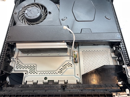 PS4Pro 冷却ファンクリーニングとCPUグリス塗り直しは今池店へ